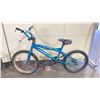 Image 2 : CM TROUBLE BLUE BMX BIKE * BRAKES NEED REPAIR *