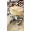 Image 1 : BEIGE MOBILE GAS LIFT COMMERCIAL ESTHETICIANS STOOL