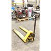 Image 1 : YELLOW 5000 LBS CAPACITY INDUSTRIAL PALLET JACK