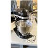 Image 1 : KITCHENAID CLASSIC 4.5 QUART 4.26L ELECTRIC COUNTERTOP TILT-HEAD STAND MIXER WITH METAL