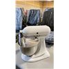 Image 1 : KITCHENAID CLASSIC 4.5 QUART 4.26L ELECTRIC COUNTERTOP TILT-HEAD STAND MIXER WITH METAL