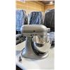 Image 2 : KITCHENAID CLASSIC 4.5 QUART 4.26L ELECTRIC COUNTERTOP TILT-HEAD STAND MIXER WITH METAL