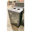 Image 2 : BLACK SINGLE DOOR VIEW FRONT RACK MOUNT SERVER CABINET