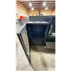 Image 3 : BLACK SINGLE DOOR VIEW FRONT RACK MOUNT SERVER CABINET
