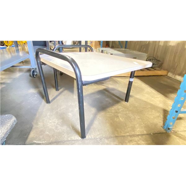 CREAM/BLACK CORNER METAL FRAME RECEPTION TABLE