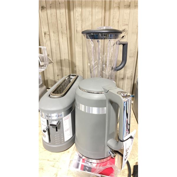 3 KITCHENAID COUNTERTOP ELECTRIC SMALL APPLIANCES INCLUDING: KITCHENAID LARGE SLICE TOASTER,