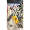 Image 4 : DEWALT DHS790 FLEXVOLT 12", 120V MAX DOUBLE BEVEL SLIDING COMPOUND MITER SAW WITH CORDED POWER