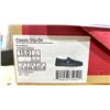 Image 2 : 2 PAIRS OF VANS SHOES, SK8-HI & CLASSIC SLIP-ON STYLE, MENS SIZE 15