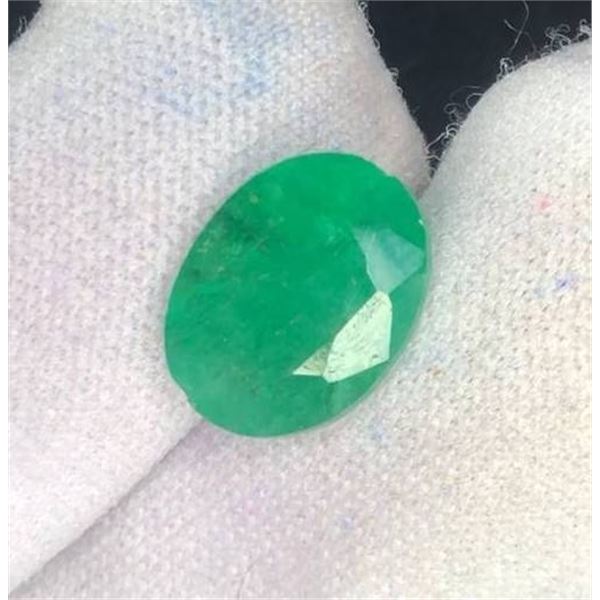 Natural Emerald Oval-Cut 13.10mm x 10.10mm x 6.30mm, 5.86cts
