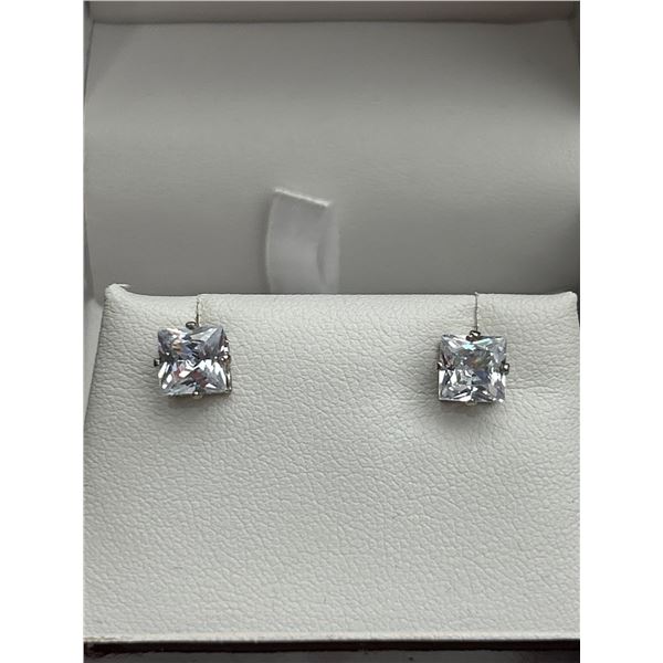 Ladies 1.0 Carat Princess Cut Solitaire Earring Set