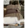 Image 2 : Berkshire Blanket & Home Co. Chenille Knit Throw, 152 x 178 cm, Beige