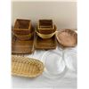 Image 3 : Wicker Baskets & Glass Baking Dishes