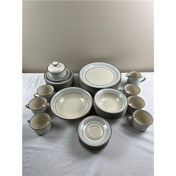 Mikasa Jewel Stone  Dish Set