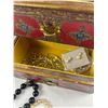 Image 5 : Costume Jewelry & Boxes