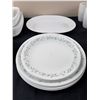 Image 4 : Corelle Dish Set
