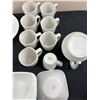 Image 7 : Corelle Dish Set