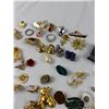 Image 4 : Costume Jewelry and Brooches