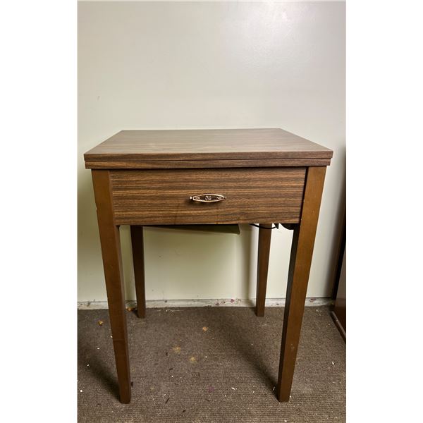 Pacesetter by Brother Sewing Machine & Table