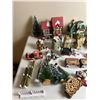 Image 3 : Christmas Village Ornaments & Decor