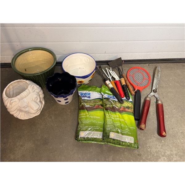 Gardening Planters and Tools