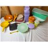 Image 1 : Assortment of Tupperware