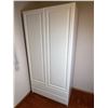 Image 1 : Oversized Wardrobe