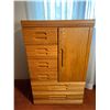 Image 1 : Palliser Armoire