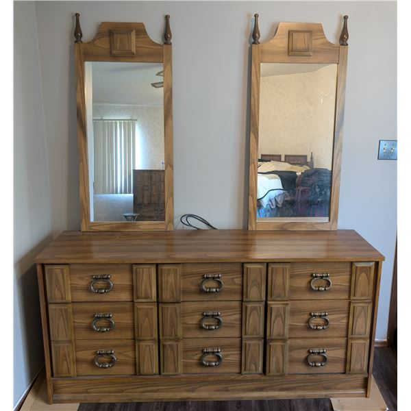 Dresser w/ Double Mirror (BR Suite)