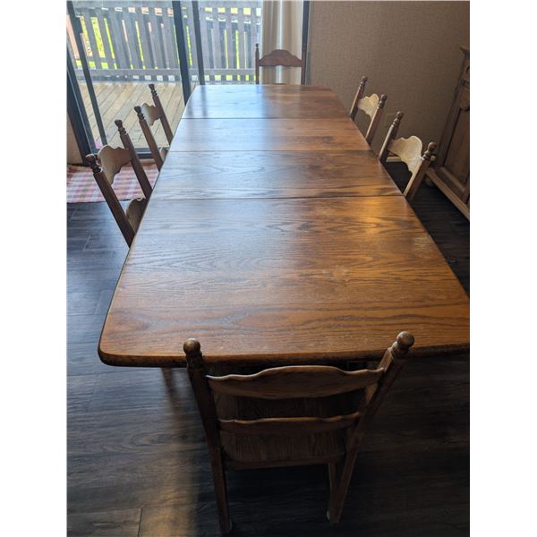 Dining Room Oak Table and Six Chairs (plus 2 leaves)
