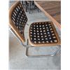 Image 2 : Arborite and Aluminum Table & 4 Chairs