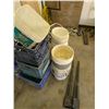 Image 1 : Crates and Buckets