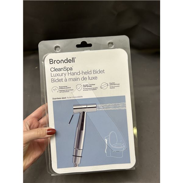 Brondell CleanSpa Luxury Handheld Bidet NEW/RETURN