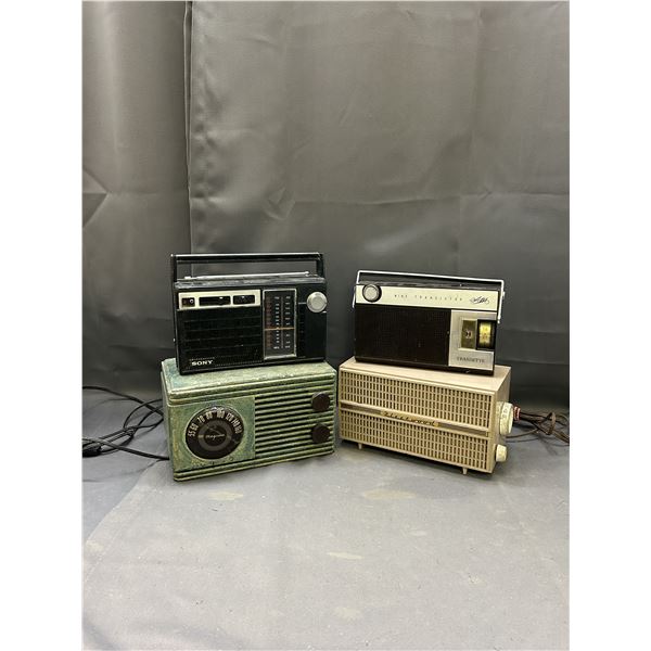Lot of 4 Vintage Transistor Radios *as is*