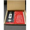 Image 2 : Mighty Morphin Power Rangers Official Fan Club Box 1994 Saban's With Merchandise
