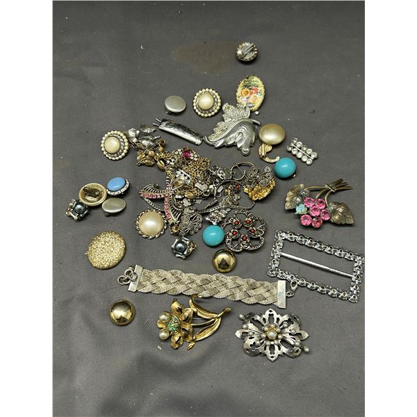 Lot of Assorted Vintage Costume Jewelry Some Designer