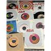 Image 4 : Lot of 29 Jukebox 45s Mostly 60s 70s Rock