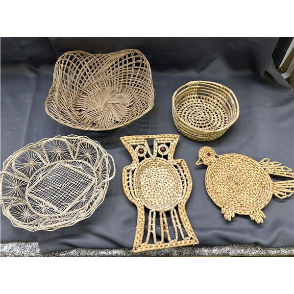Lot of Wicker Baskets Assorted, Trivets