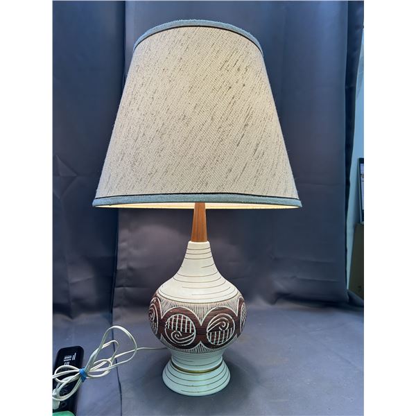 Vintage MCM Ceramic Carved Pottery Base Table Lamp 26" works