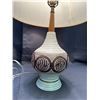 Image 2 : Vintage MCM Ceramic Carved Pottery Base Table Lamp 26" works