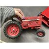 Image 6 : Lot of 2 Tonka Metal Car and Farm Tractor