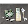 Image 1 : Fresca Advertising Thermometer, Snake Match Holder, Bird Lights