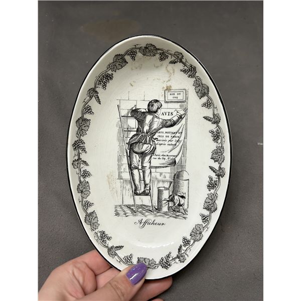Vintage Italy? Porcelain Oval Decorative Plate 8" x 5.5"