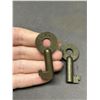 Image 2 : Lot of 2 CNR and RM Co Railroad Keys