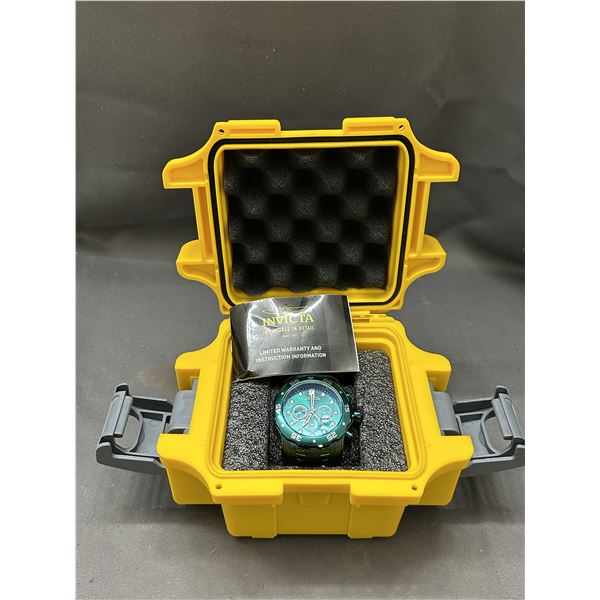Invicta Quartz Chronograph Watch in Heavy Duty Case *works* Teal Green