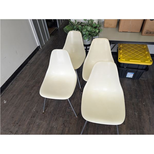 Set of 4 Eames Era Herman Miller Style White Shell Chairs