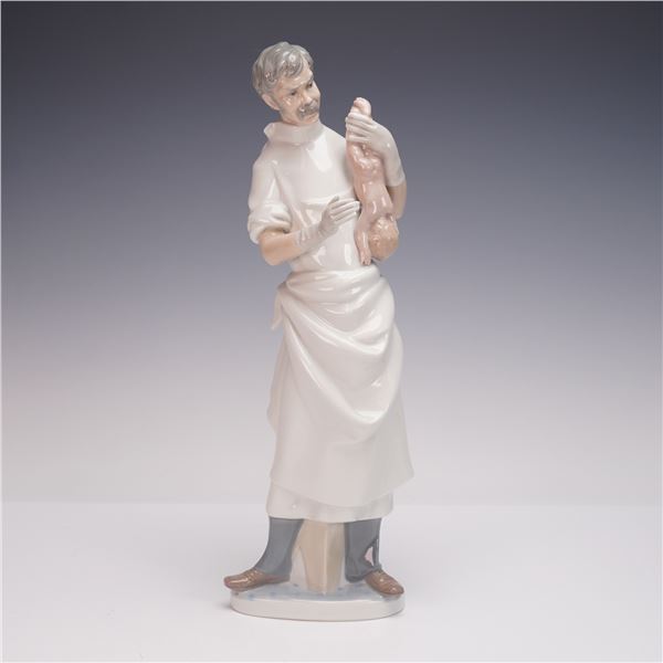 Lladro Porcelain Figurine, Obstetrician 1004763