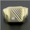 Image 8 : Men's 14k Yellow Gold Flush Set Cubic Zircon Rectangular Ribbed Line Signet Ring
