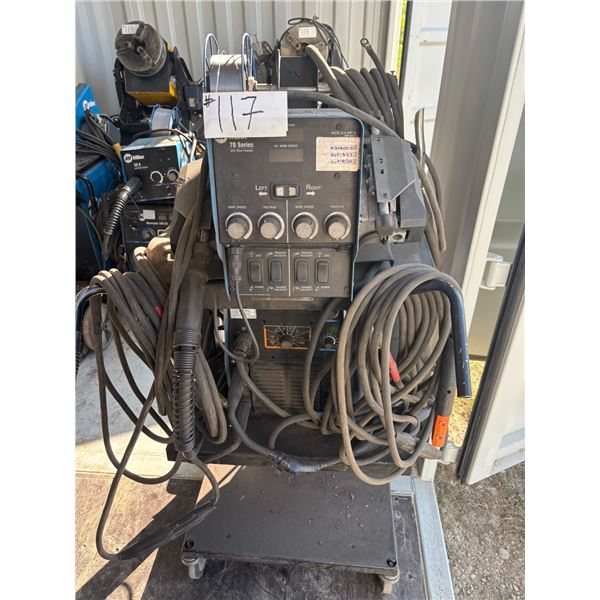 Lot - 117 Miller Welder