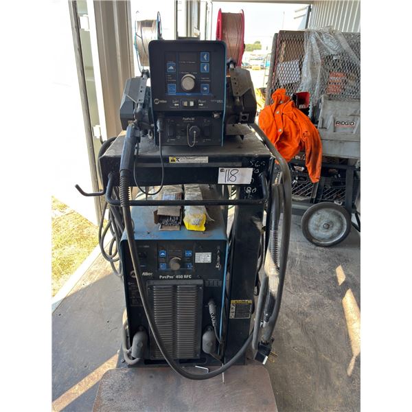 Lot - 118 Miller Welder