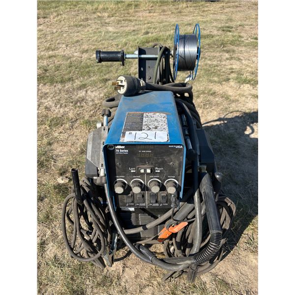 Lot - 121 Miller Welder